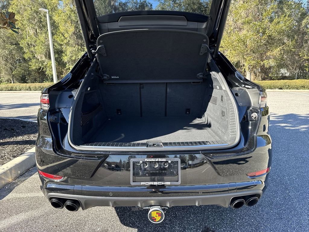 Used 2021 Porsche Cayenne Turbo image 28