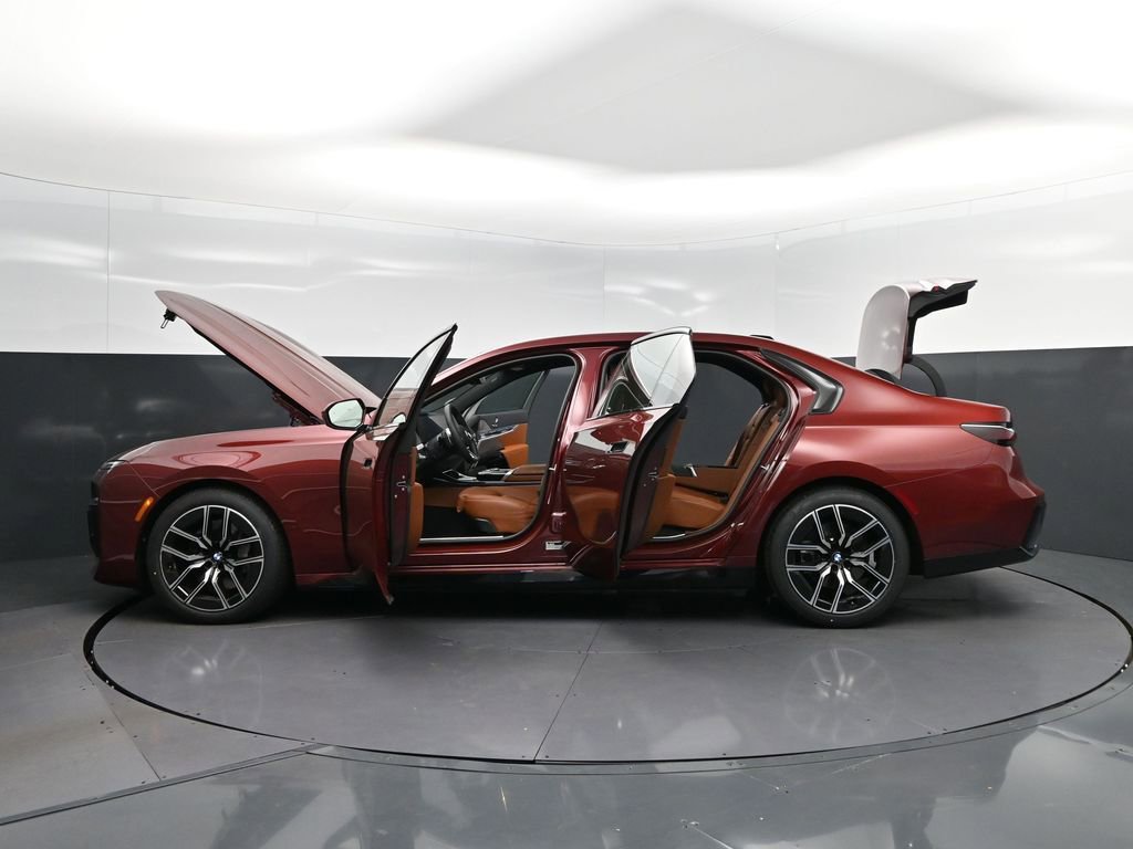 Certified 2025 BMW 740i image 46
