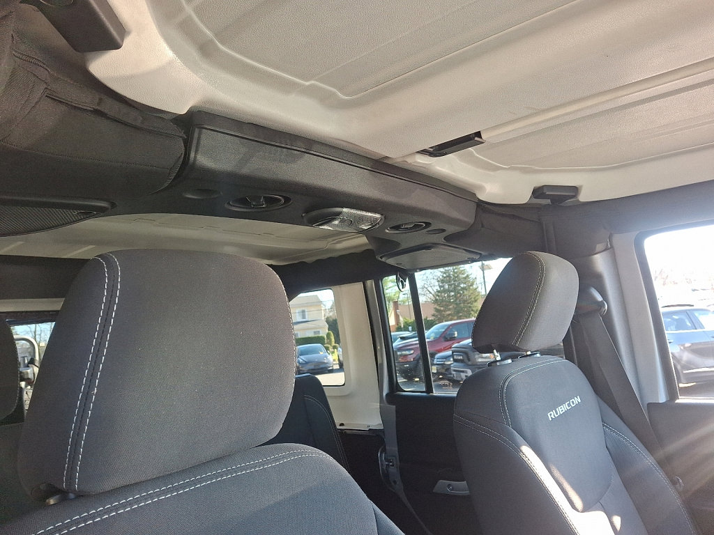 Used 2018 Jeep Wrangler Unlimited Rubicon w/ Cold Weather Group image 13