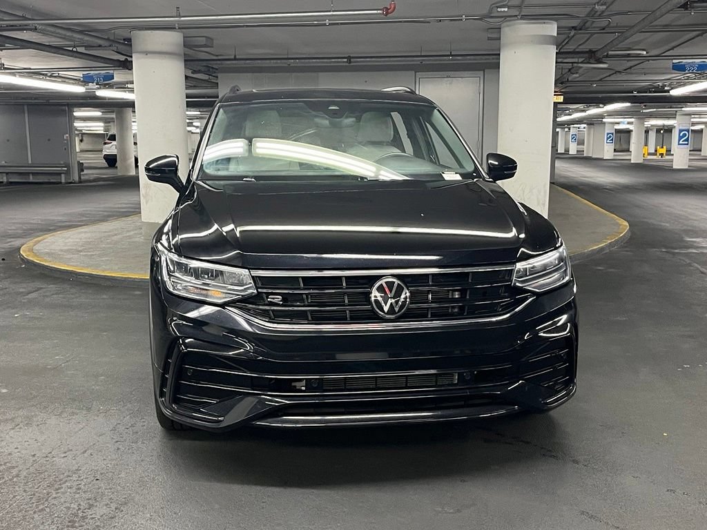 Used 2023 Volkswagen Tiguan SE R-Line AWD/4WD image 32