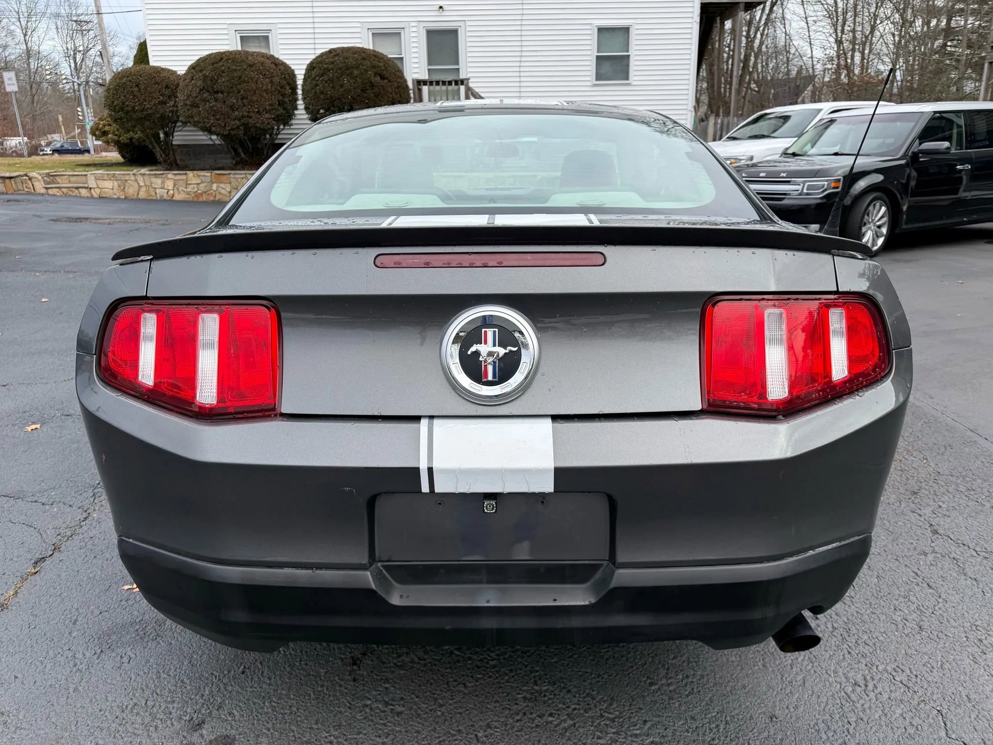 Used 2010 Ford Mustang Coupe image 6