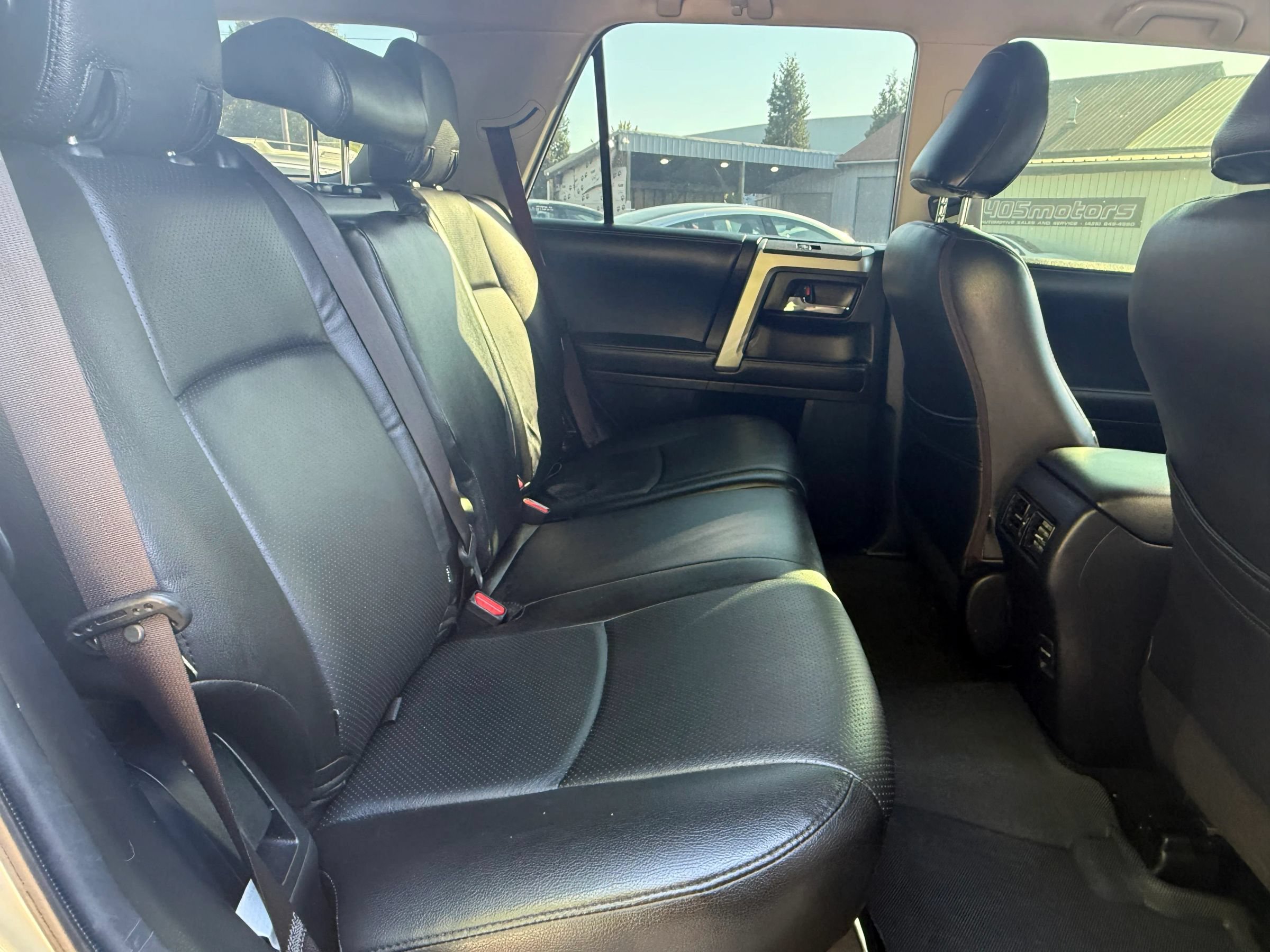 Used 2019 Toyota 4Runner SR5 AWD/4WD image 37