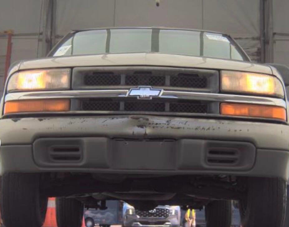 Used 2000 Chevrolet S10 Pickup LS w/ Preferred Equipment Group RWD image 4