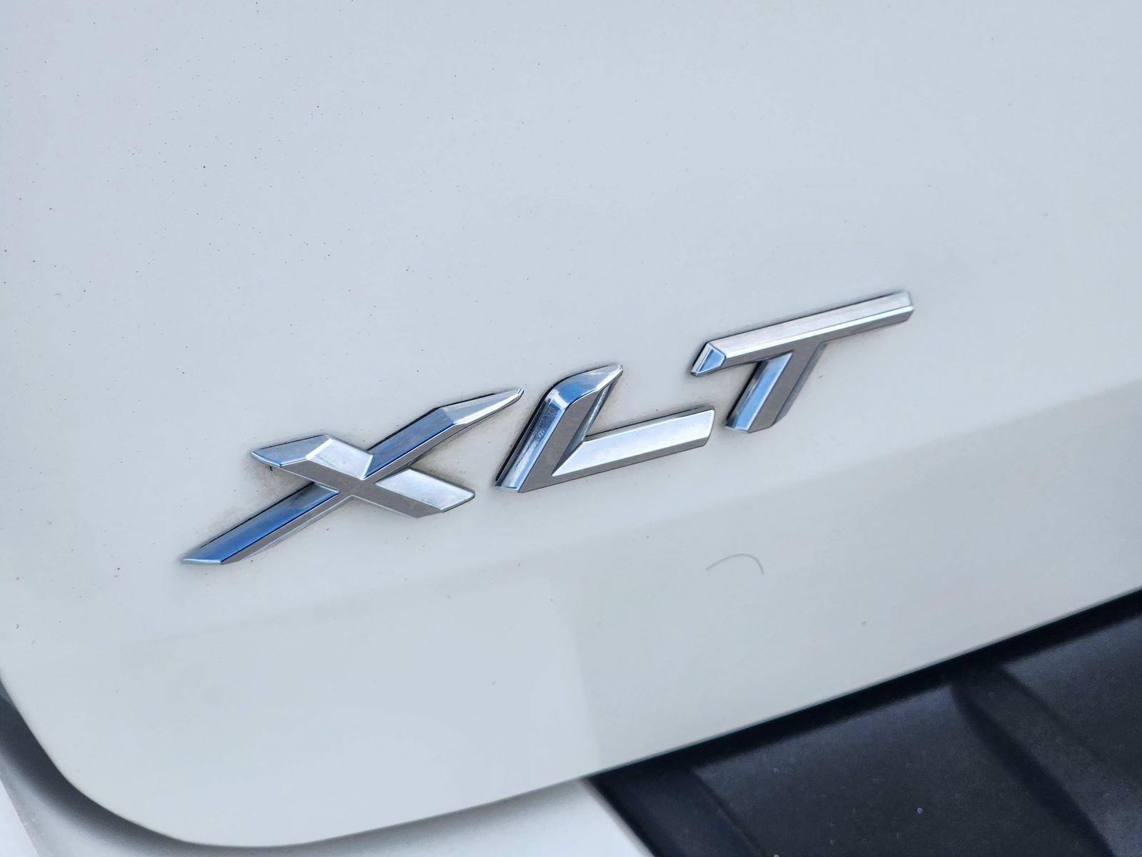 Used 2021 Ford Explorer XLT w/ Equipment Group 202A RWD image 13