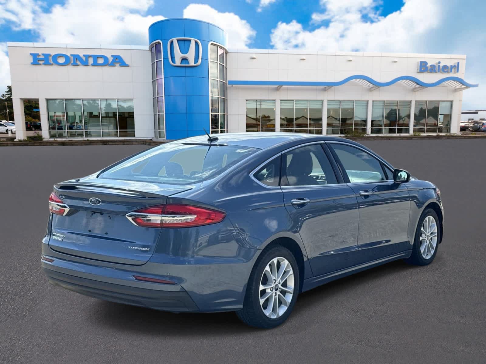 Used 2019 Ford Fusion Energi Titanium FWD image 5
