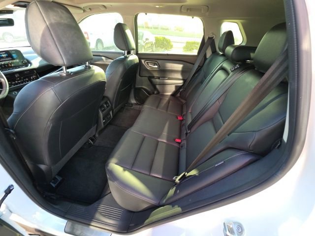 Used 2023 Nissan Rogue SL w/ SL Premium Package image 24