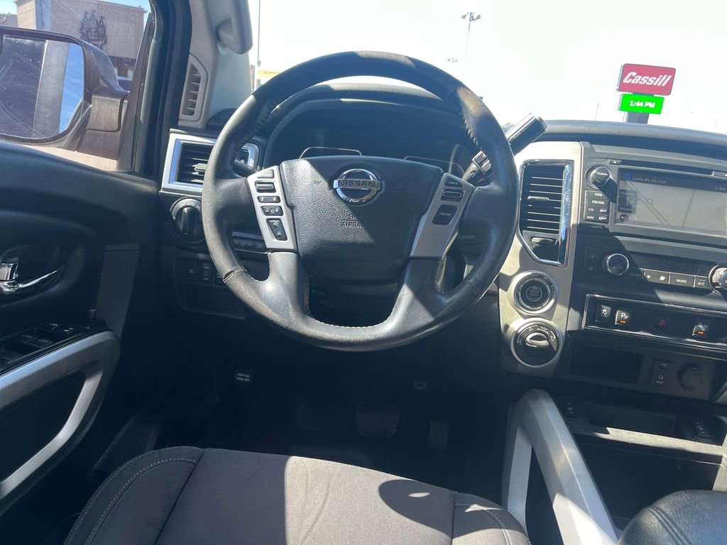 Used 2017 Nissan Titan SV image 21