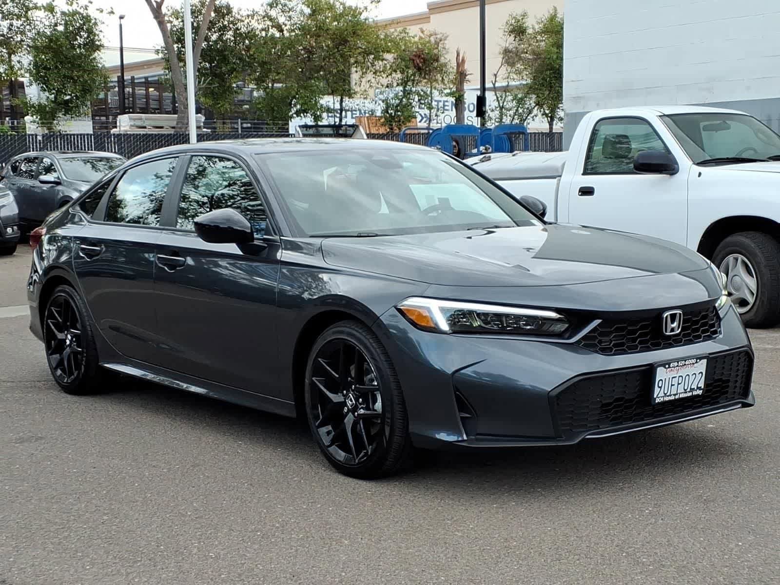 Used 2025 Honda Civic Sport image 3