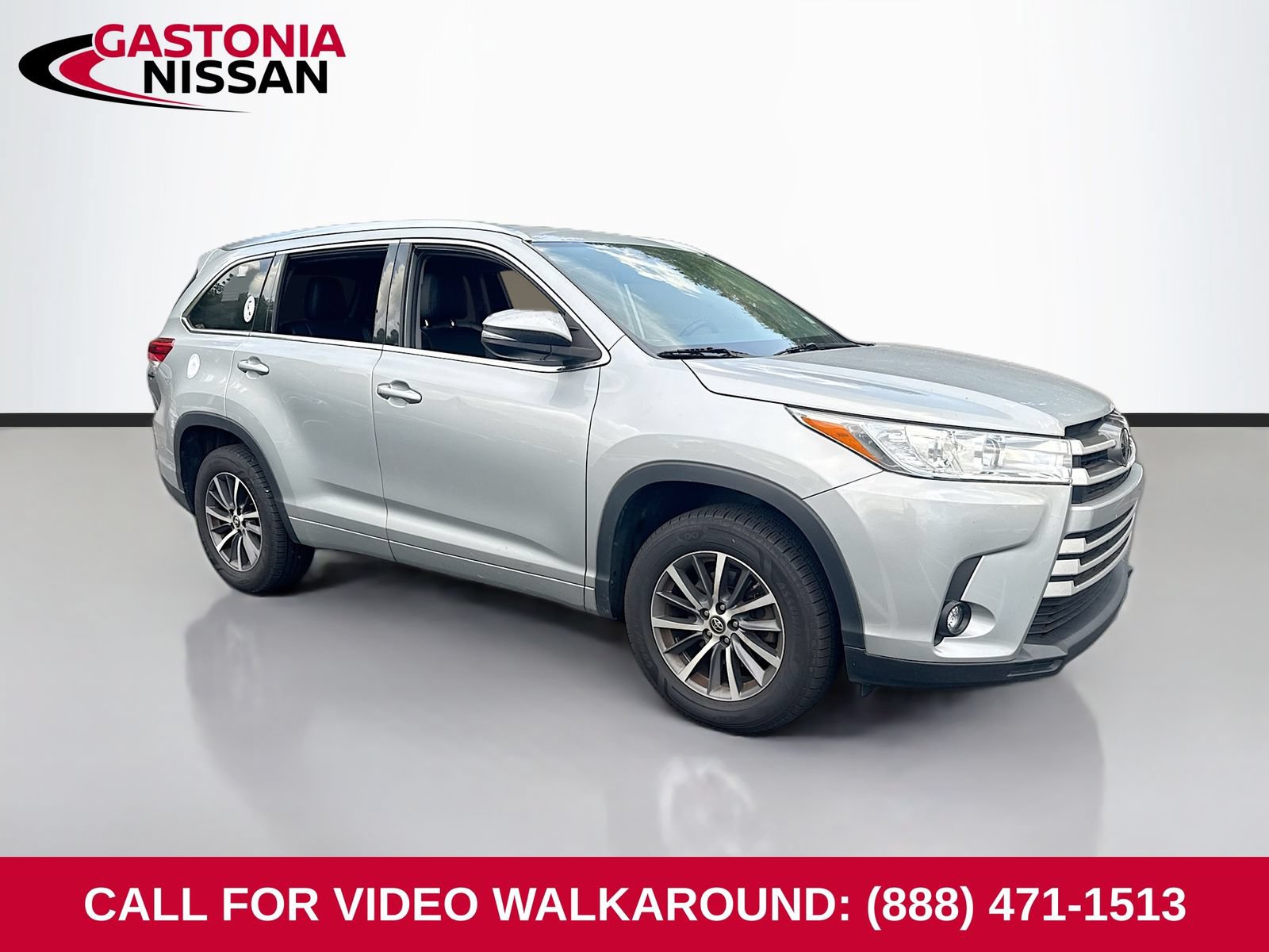 Used 2018 Toyota Highlander XLE FWD image 1