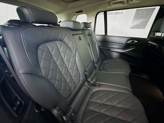 Used 2024 BMW X7 xDrive40i w/ Premium Package image 30