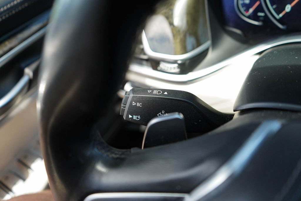 Used 2019 BMW 750i w/ Executive Package RWD image 33