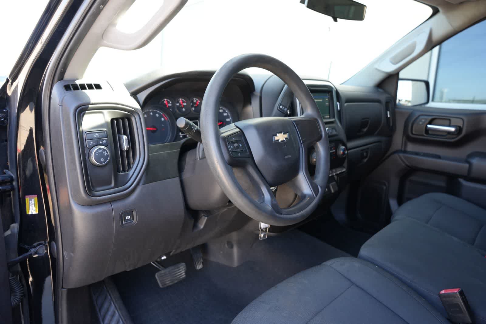 Used 2020 Chevrolet Silverado 1500 Custom w/ Custom Value Package RWD image 14