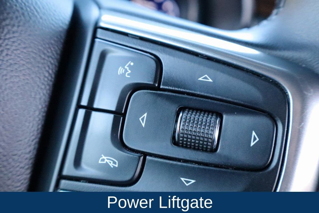 Used 2023 Chevrolet Suburban Premier image 26