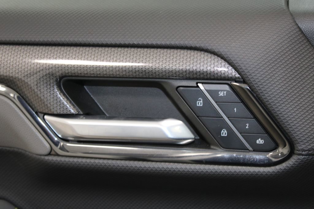 Used 2024 Chevrolet Silverado 1500 ZR2 w/ Technology Package image 24