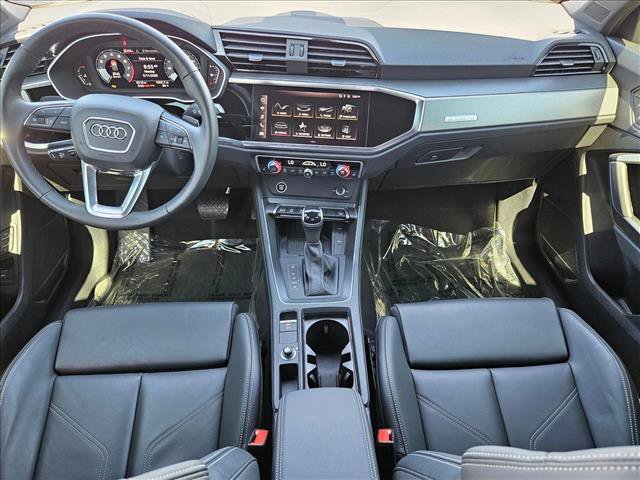 Certified 2025 Audi Q3 2.0T Premium w/ Convenience Package AWD/4WD image 17