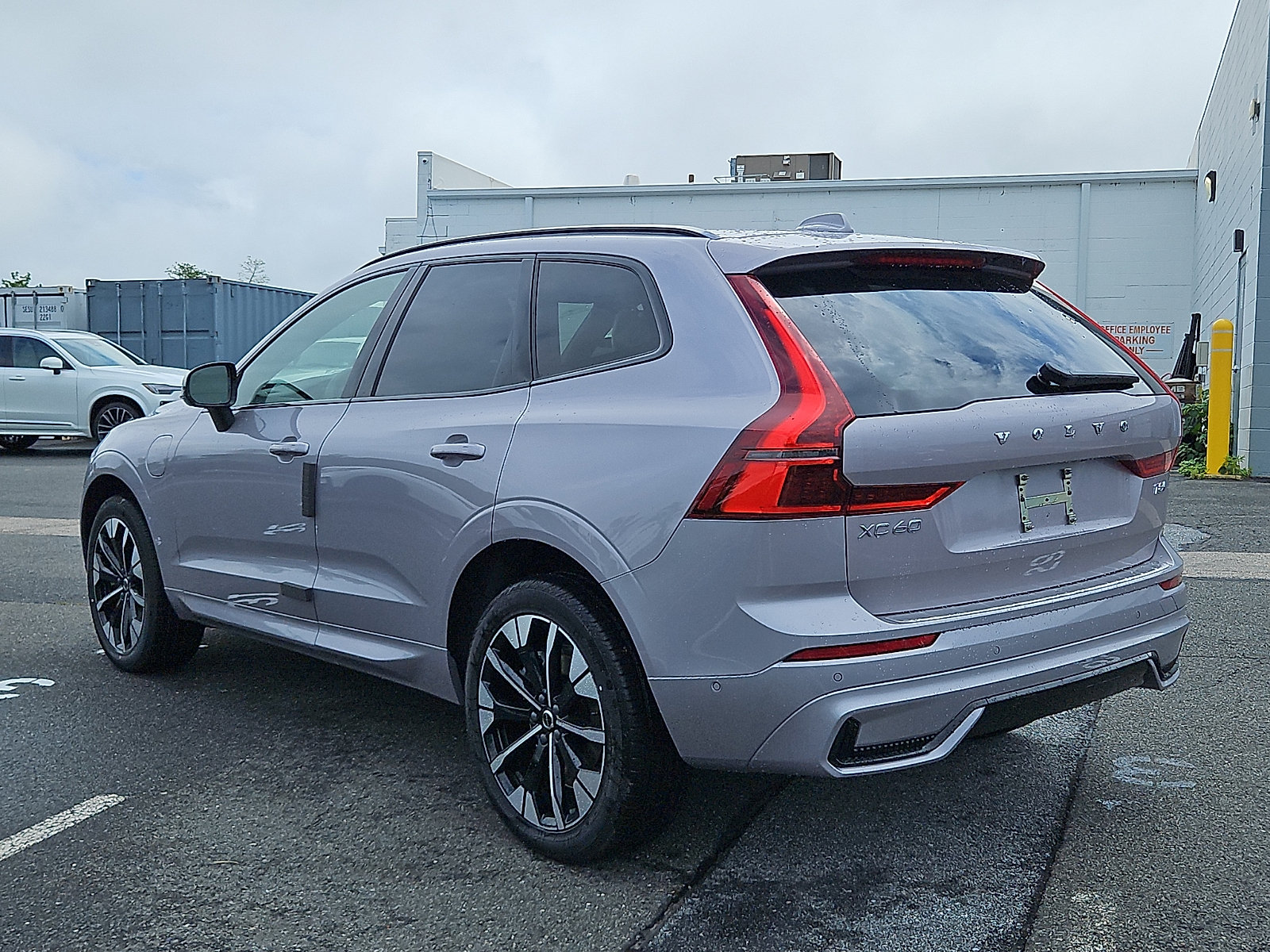 New 2026 Volvo XC60 T8 Plus w/ Protection Package Premier AWD/4WD image 4