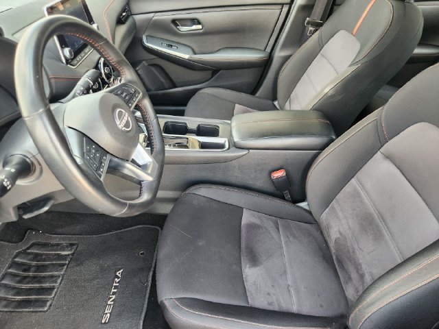 Used 2025 Nissan Sentra SR FWD image 12