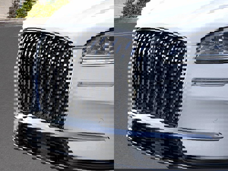 New 2025 Lincoln Corsair Reserve image 17