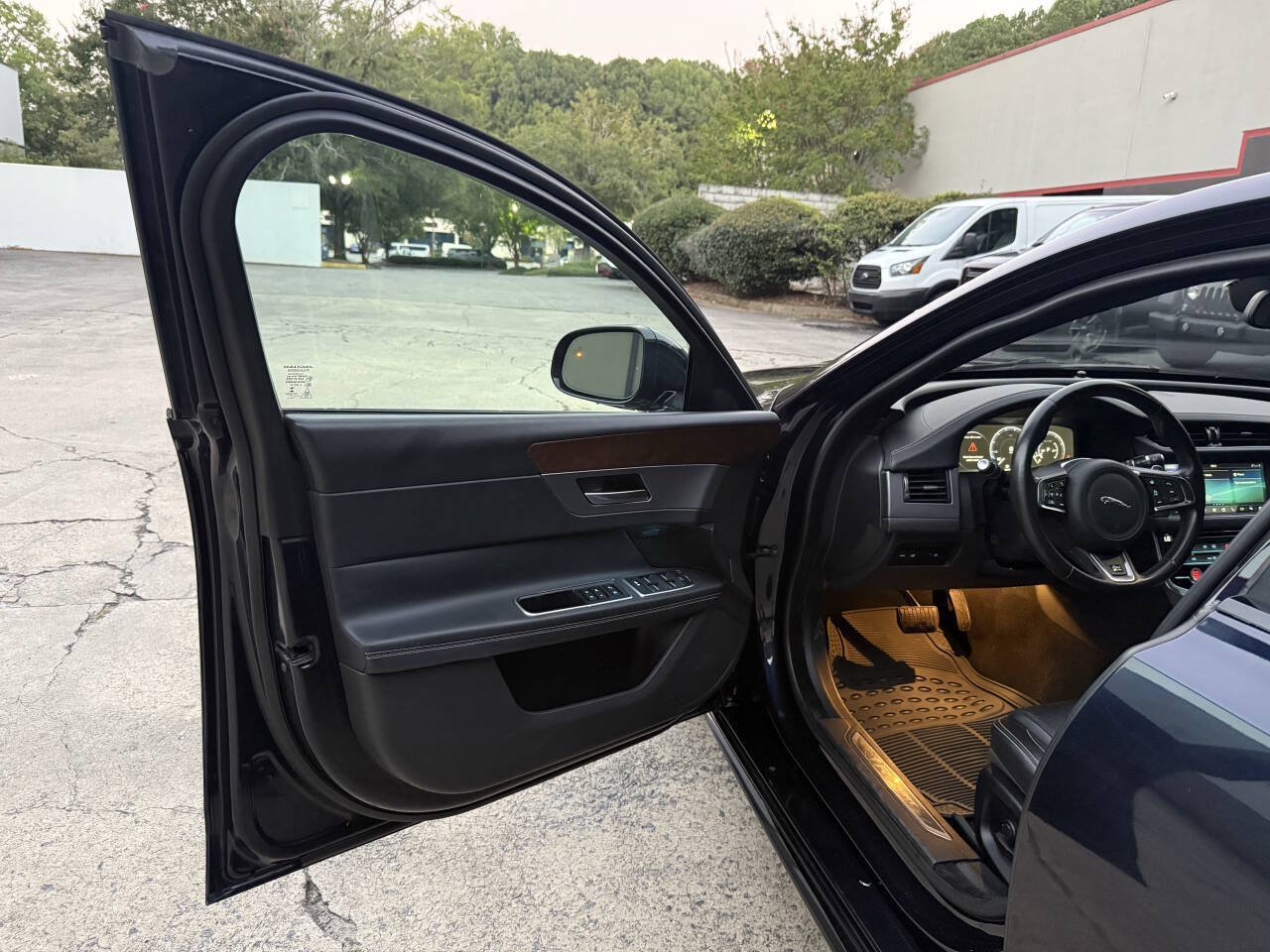 Used 2018 Jaguar XF R-Sport AWD/4WD image 42