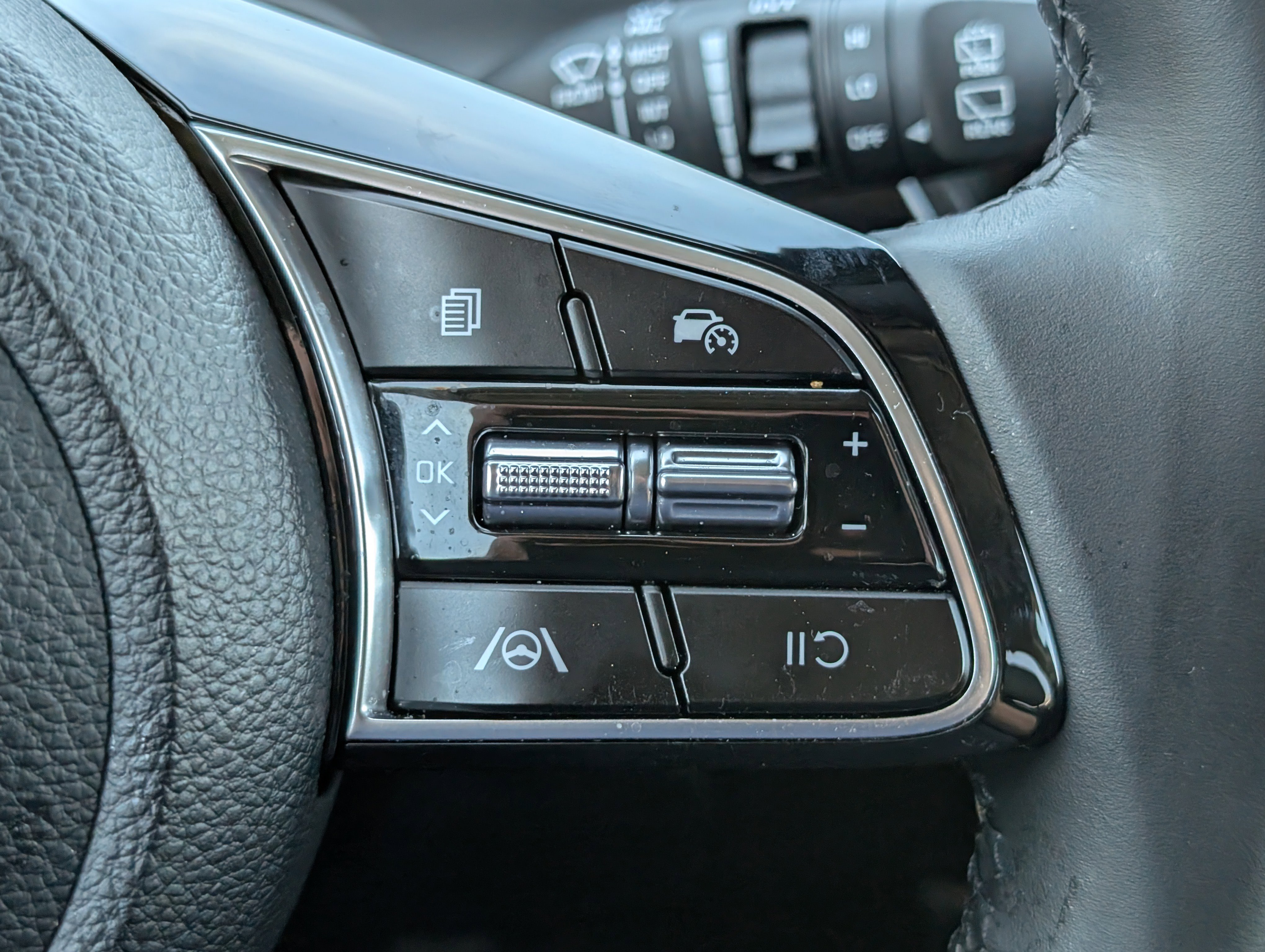 Used 2025 Kia Seltos S image 23