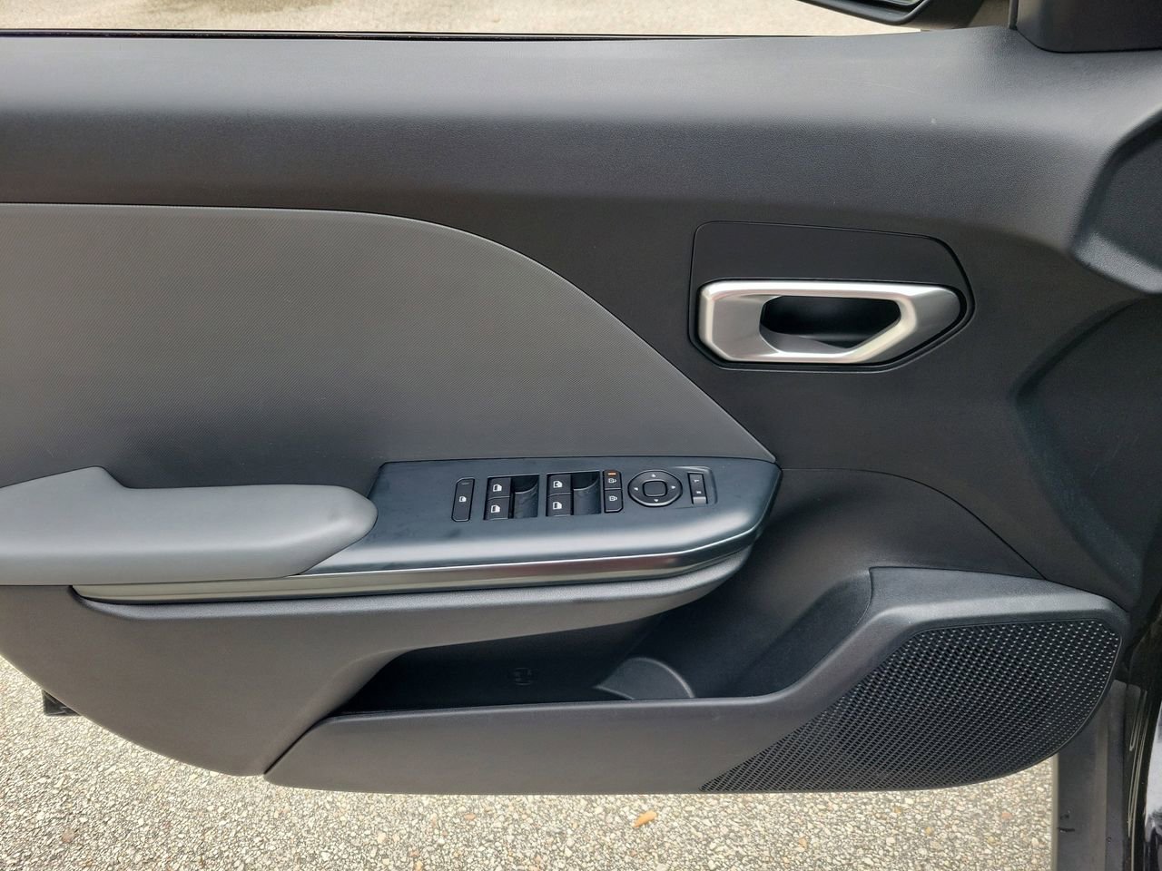 Used 2025 Kia K4 LXS image 12