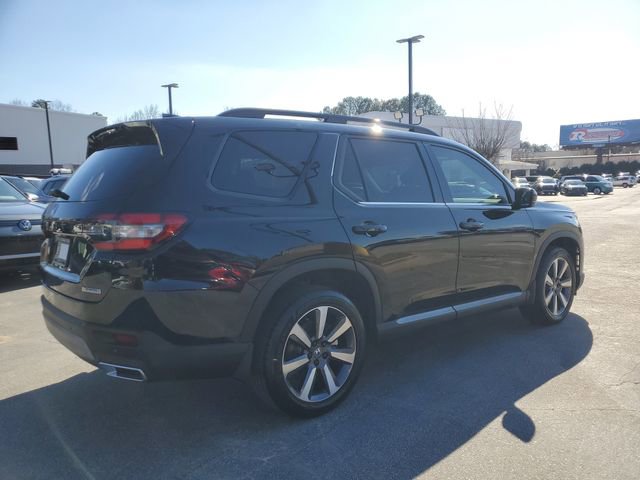 Used 2024 Honda Pilot Touring image 4