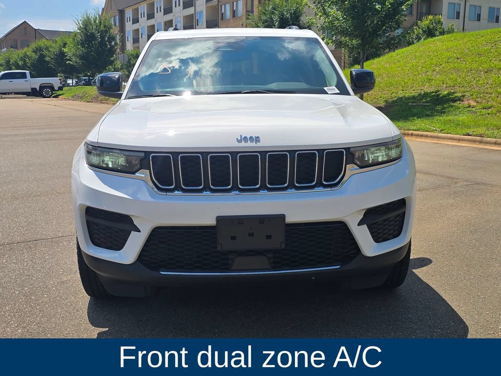 Used 2023 Jeep Grand Cherokee Laredo w/ Luxury Tech Group I AWD/4WD image 6