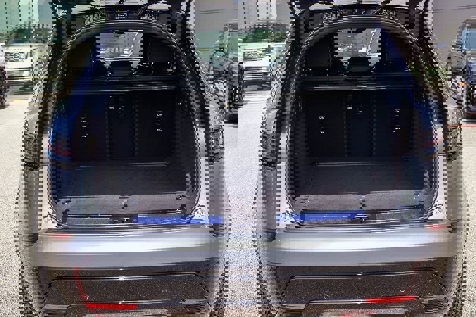 Used 2026 Land Rover Range Rover Velar Dynamic SE image 24