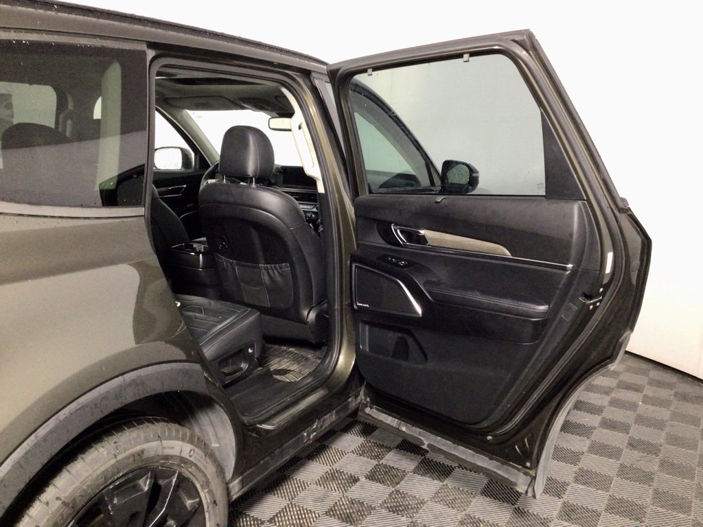 Used 2021 Kia Telluride SX w/ SX Prestige Package image 29