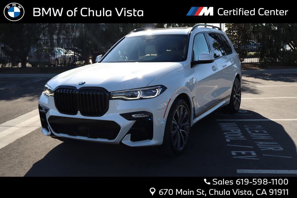 Used 2022 BMW X7 M50i w/ Dynamic Handling Package image 2