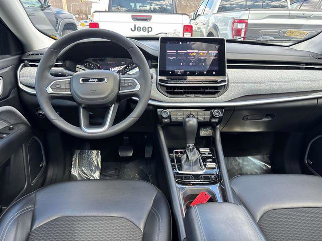 Used 2022 Jeep Compass Latitude w/ Sun and Sound Group image 11