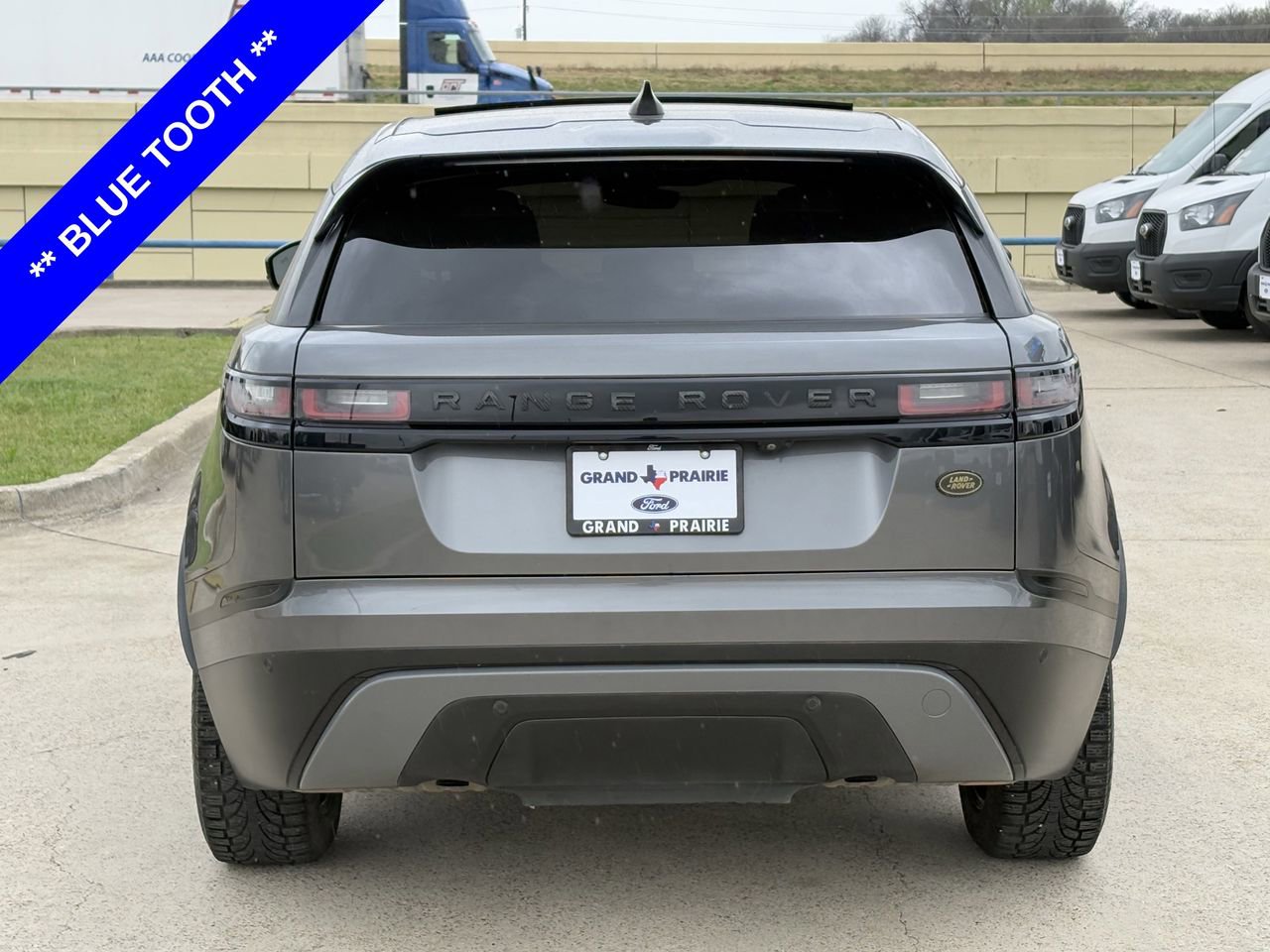 Used 2018 Land Rover Range Rover Velar S image 7