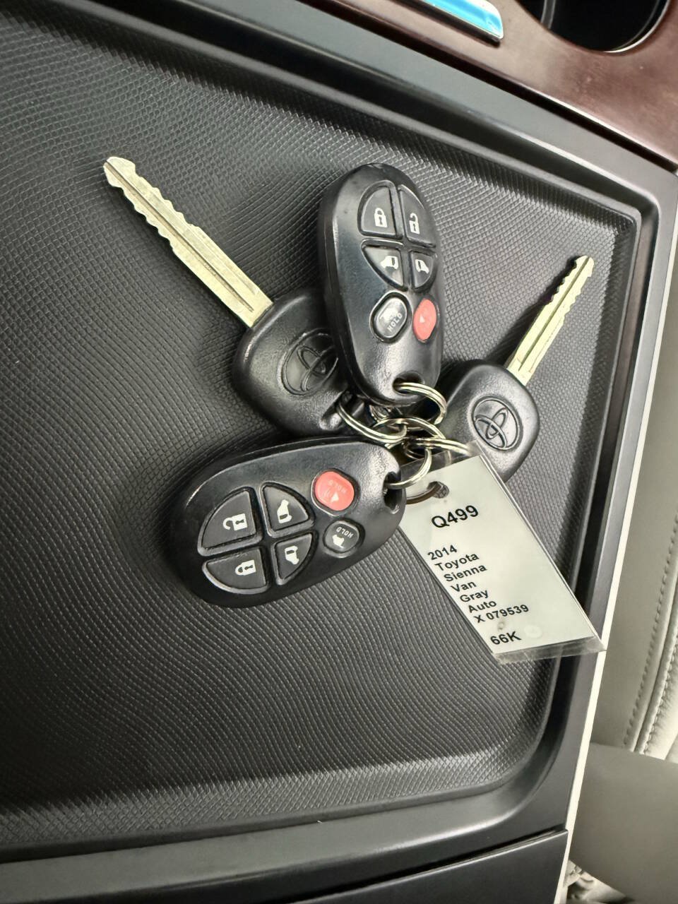 Used 2014 Toyota Sienna XLE AWD/4WD image 22