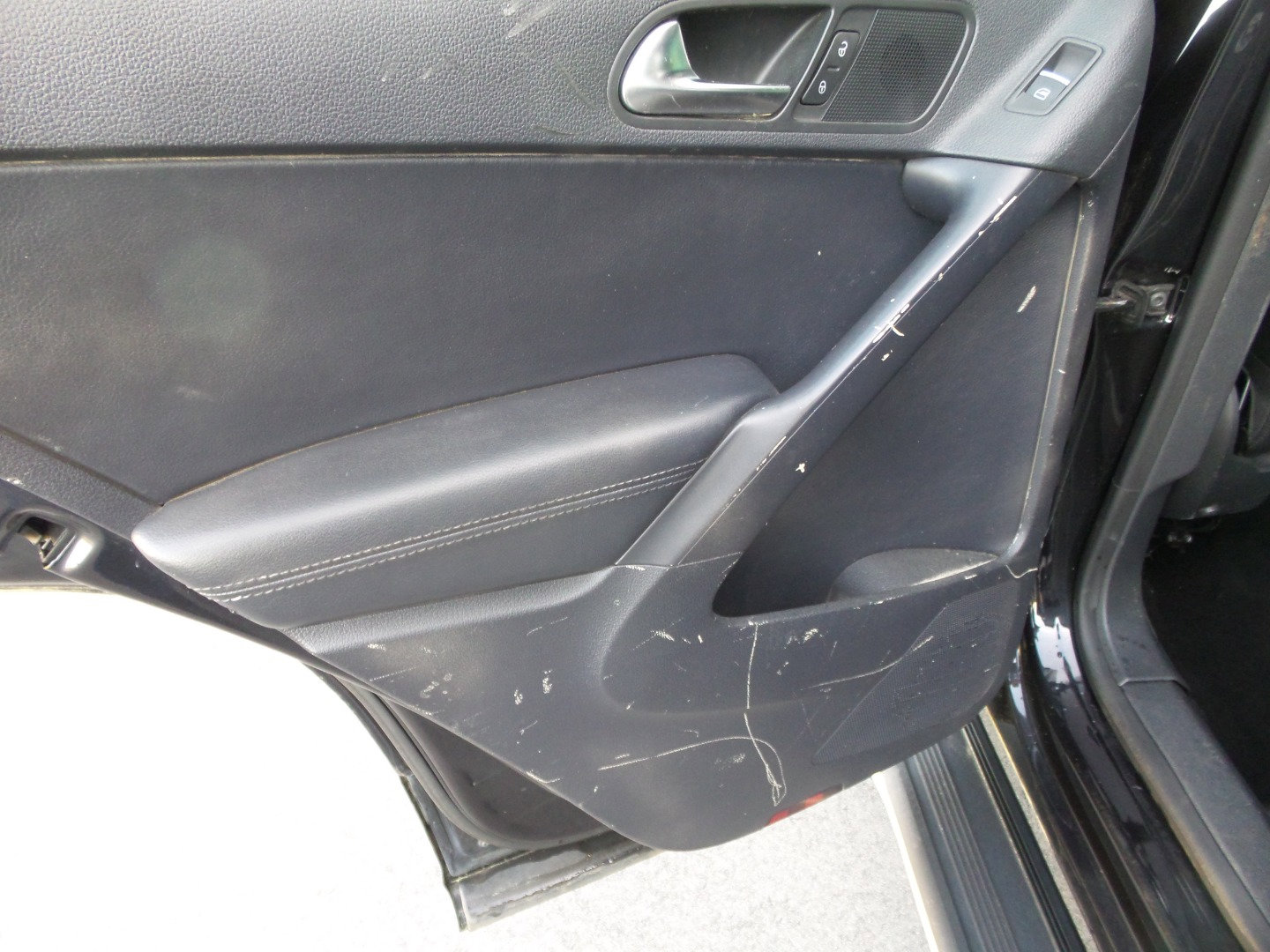 Used 2015 Volkswagen Tiguan R-Line image 33