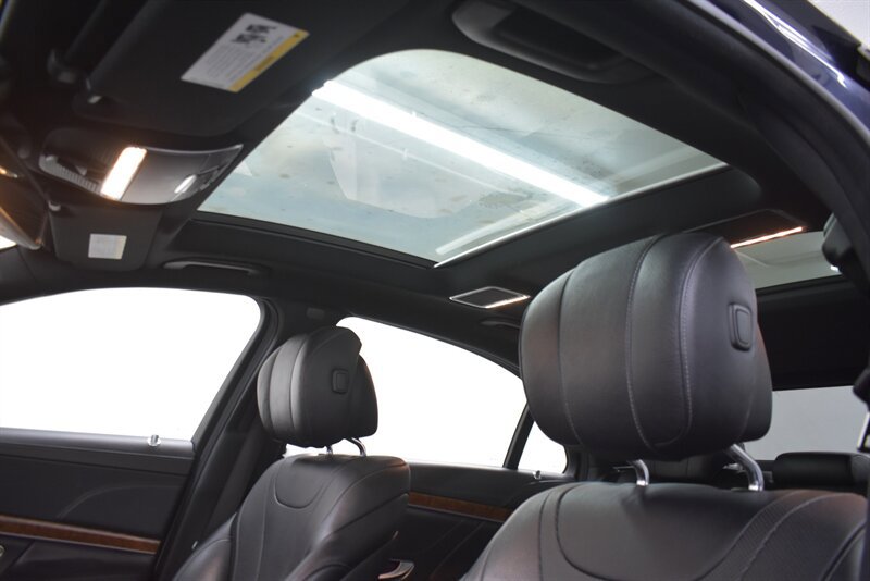 Used 2015 Mercedes-Benz S 550 4MATIC Sedan image 17