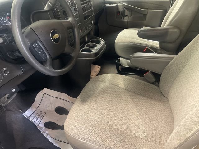 Used 2020 Chevrolet Express 3500 LT w/ LT Preferred Equipment Group RWD image 13
