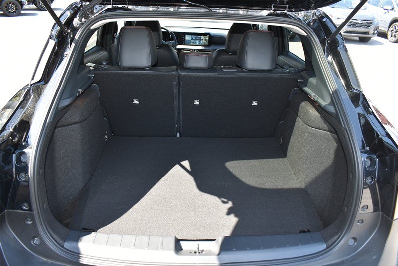 Used 2025 Nissan Kicks SR AWD/4WD image 25