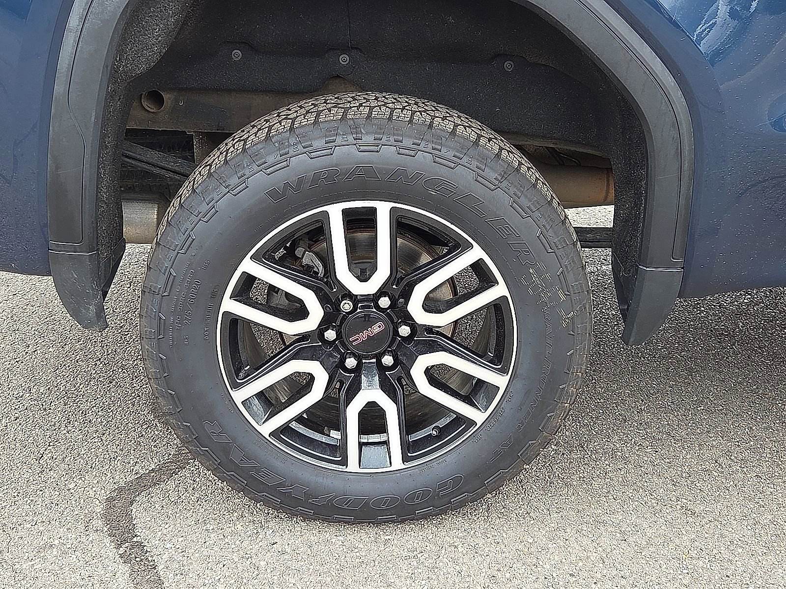 Used 2020 GMC Sierra 1500 AT4 w/ AT4 Premium Package image 7