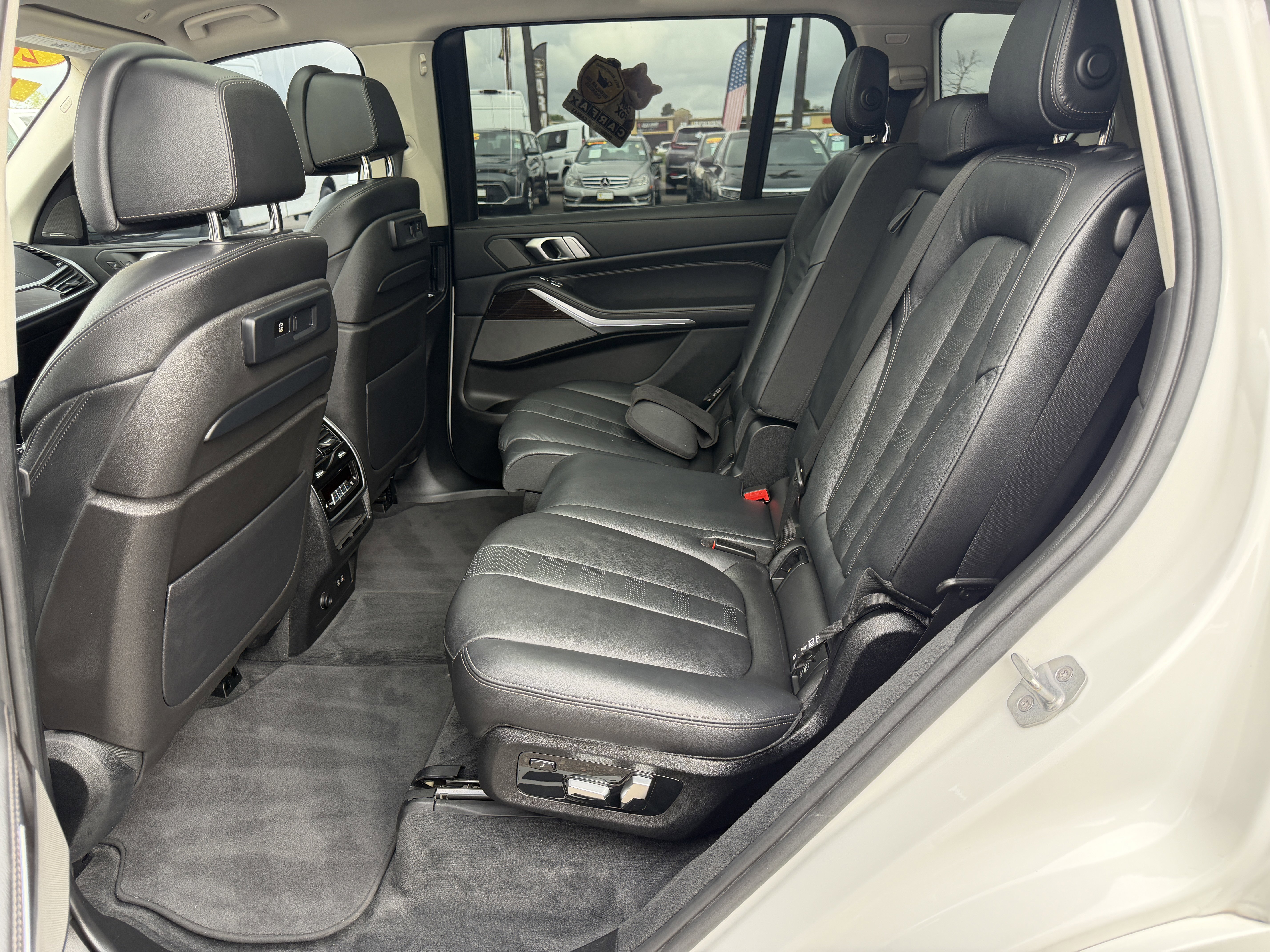 Used 2020 BMW X7 xDrive40i w/ Premium Package image 18