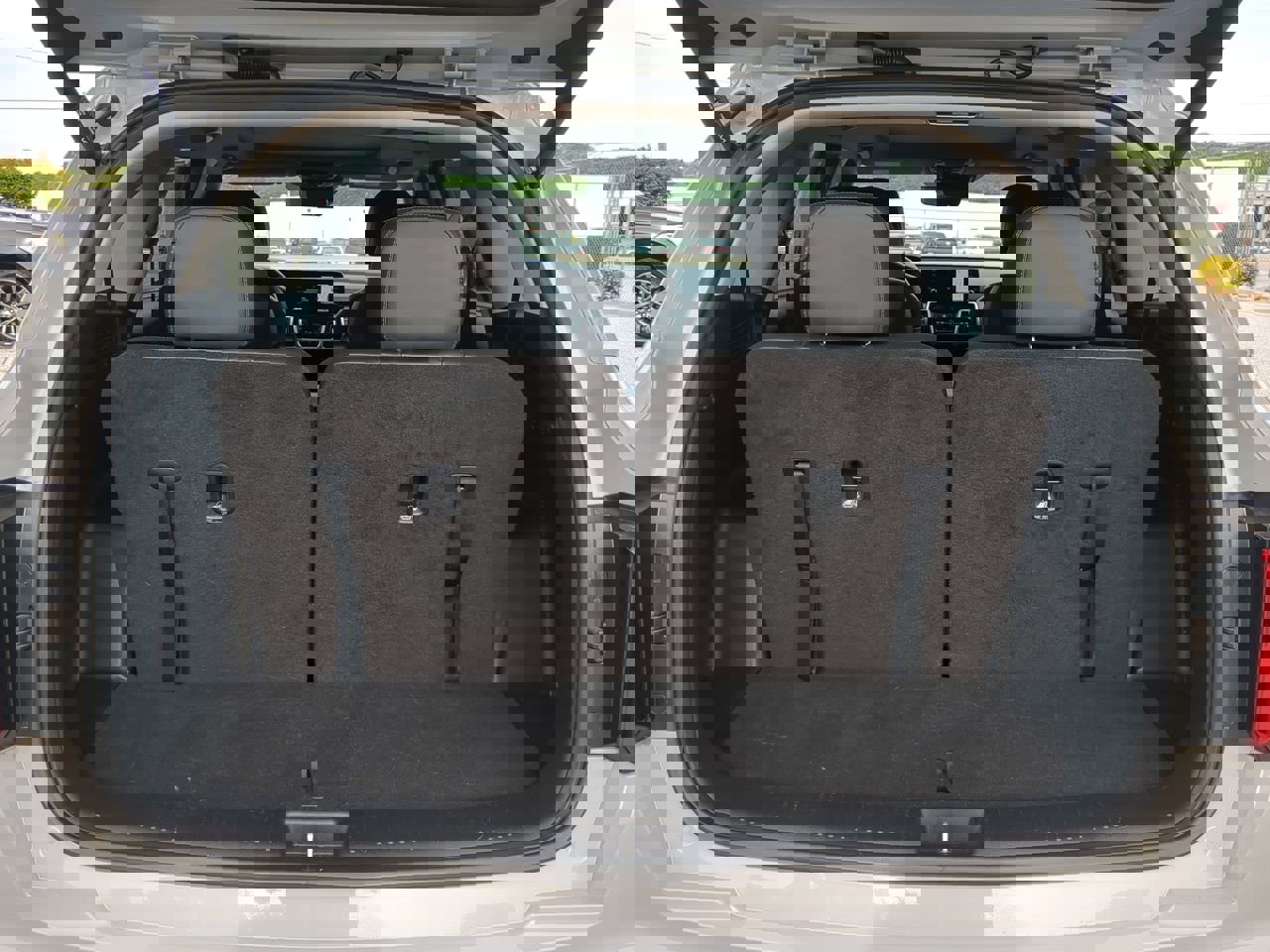 Used 2023 Kia Sorento SX image 11