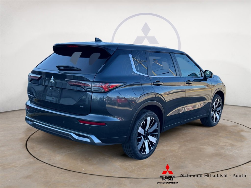 New 2026 Mitsubishi Outlander SE image 3