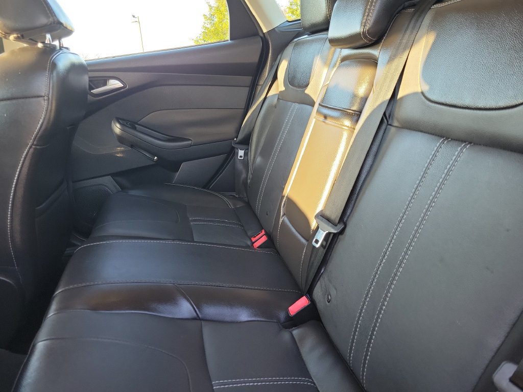 Used 2013 Ford Focus Titanium FWD image 9