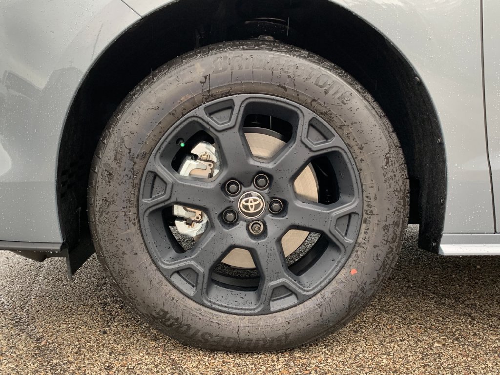 New 2026 Toyota Sienna XLE Woodland Edition AWD/4WD image 32