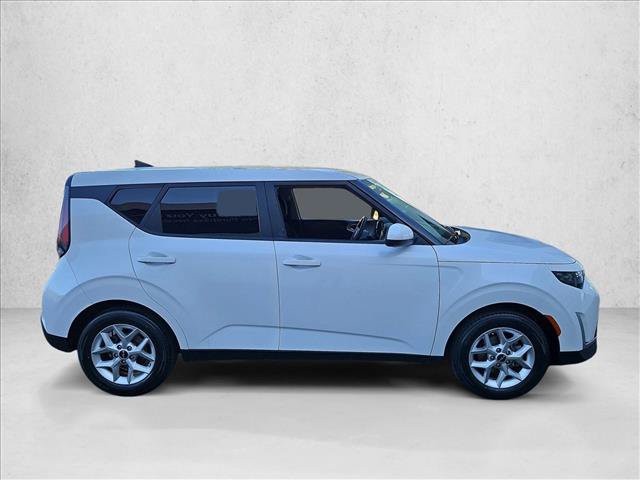 Used 2024 Kia Soul LX w/ Option Group 015 FWD video 4