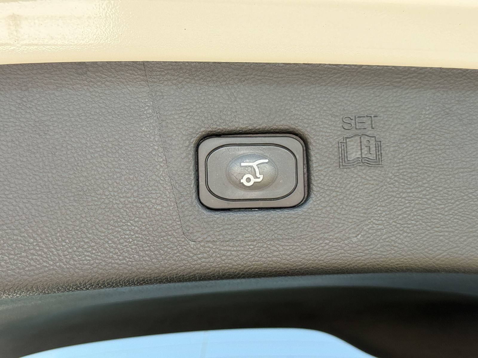 Certified 2024 Ford Edge ST-Line AWD/4WD image 15
