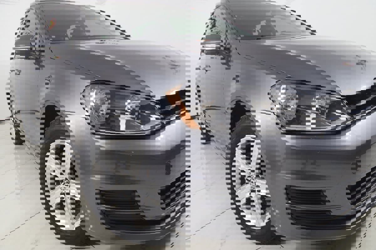 Used 2017 Volkswagen Golf Wolfsburg Edition image 15