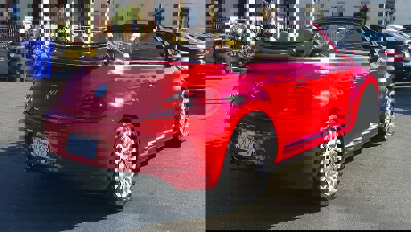 Used 2013 Volkswagen Beetle 2.5 image 8