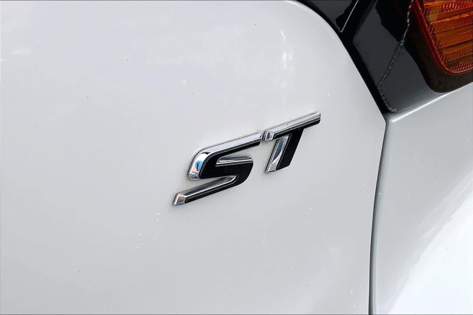 Used 2023 Buick Encore GX Select w/ Sport Touring Package FWD image 10