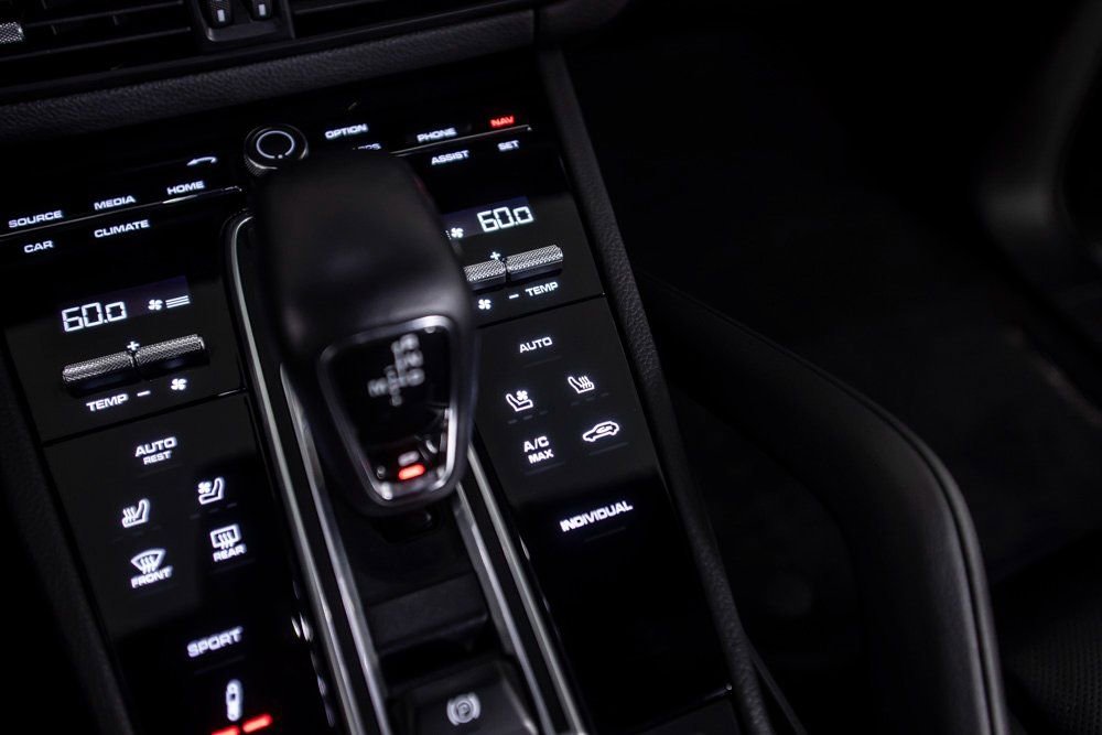 Used 2023 Porsche Cayenne S Platinum w/ Premium Package Plus image 32