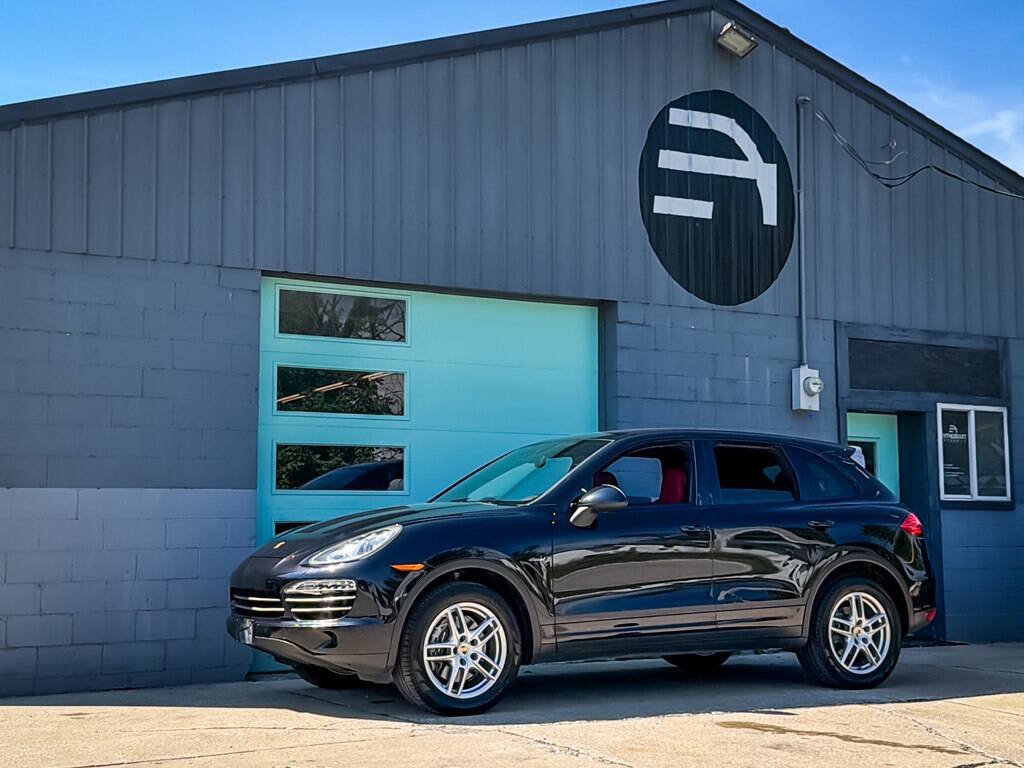 Used 2014 Porsche Cayenne Diesel AWD/4WD image 2
